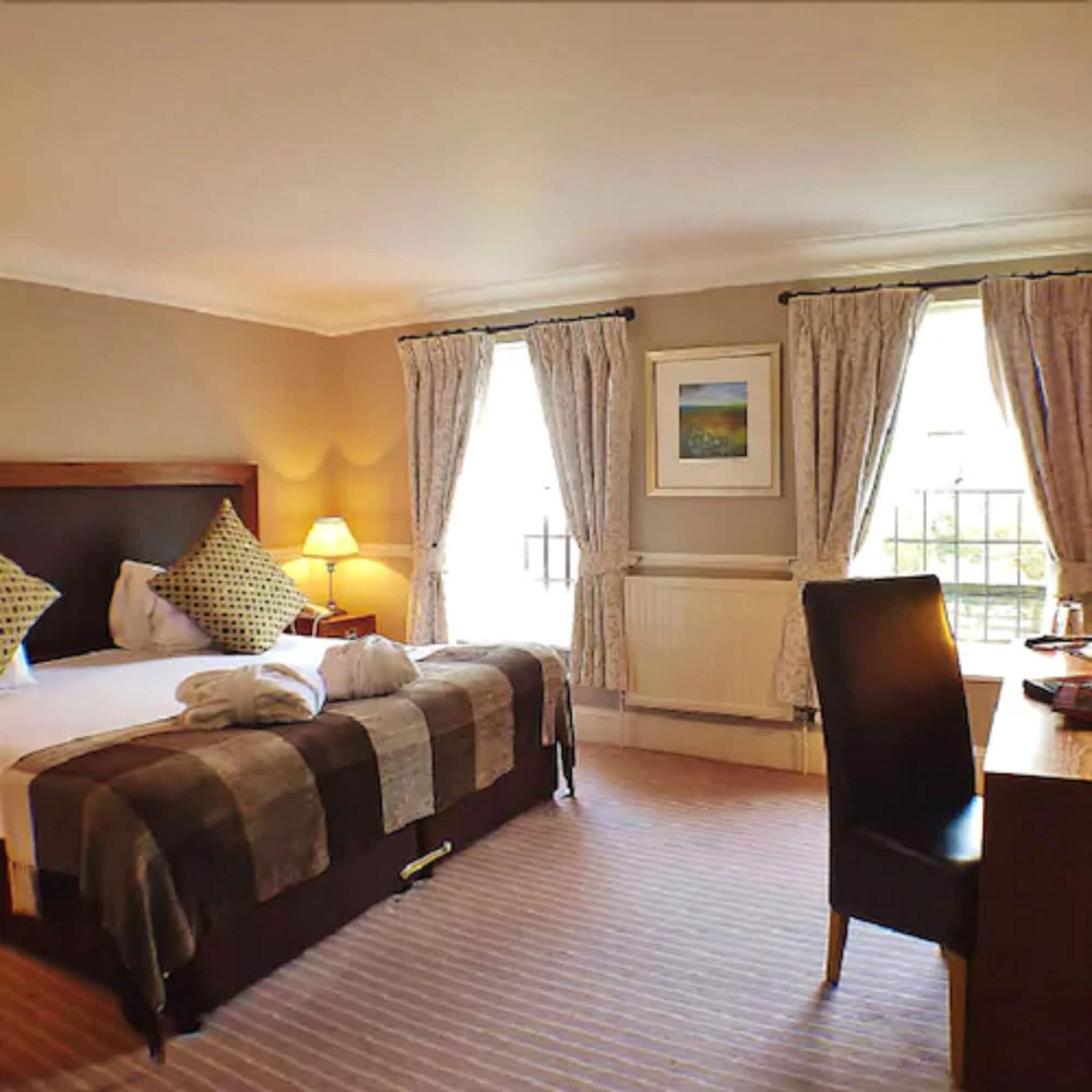 โรมแรมฮัตตัน คอร์ต Hotel กลอสเตอร์ ภายนอก รูปภาพ
