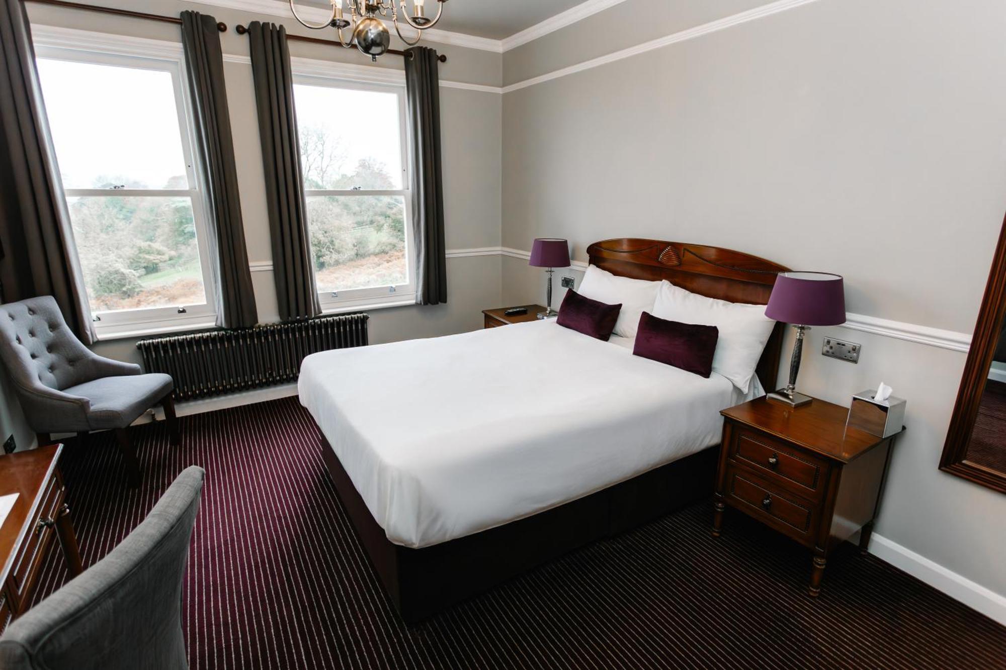 โรมแรมฮัตตัน คอร์ต Hotel กลอสเตอร์ ภายนอก รูปภาพ