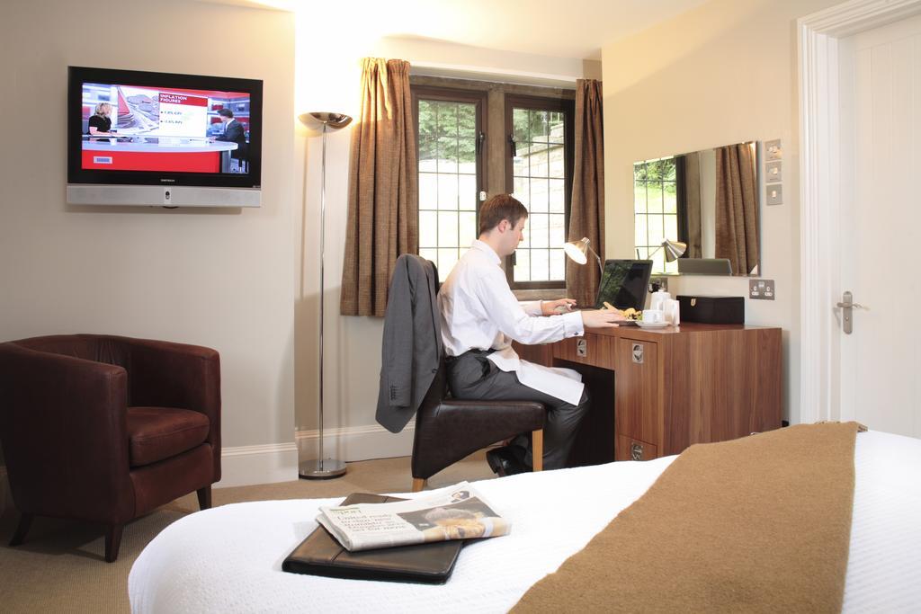 โรมแรมฮัตตัน คอร์ต Hotel กลอสเตอร์ ห้อง รูปภาพ